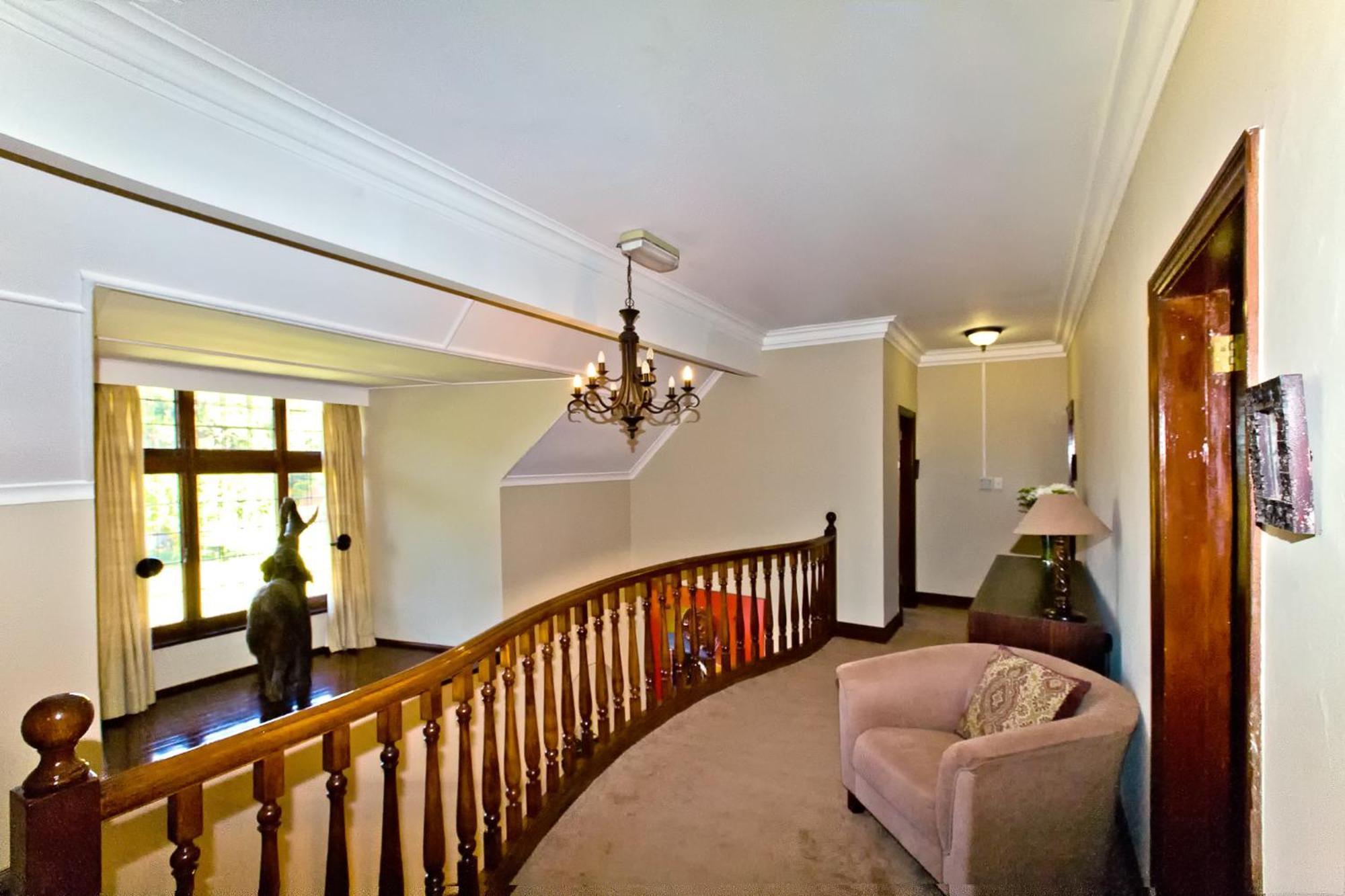 Готель Eagle Wind Manor Гіллкрест Екстер'єр фото