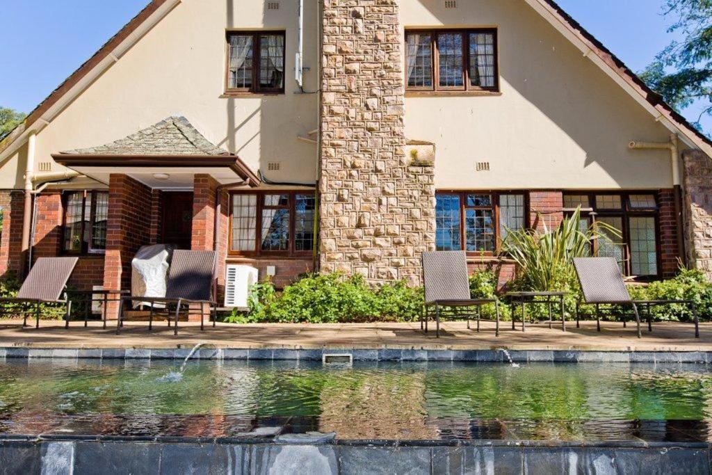 Готель Eagle Wind Manor Гіллкрест Екстер'єр фото