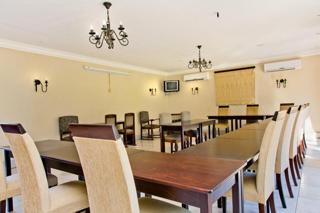 Готель Eagle Wind Manor Гіллкрест Екстер'єр фото